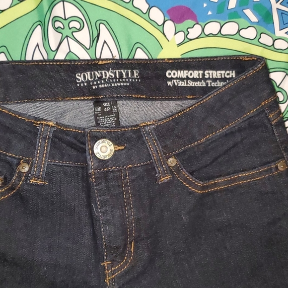 Capris - Picture 2 of 5